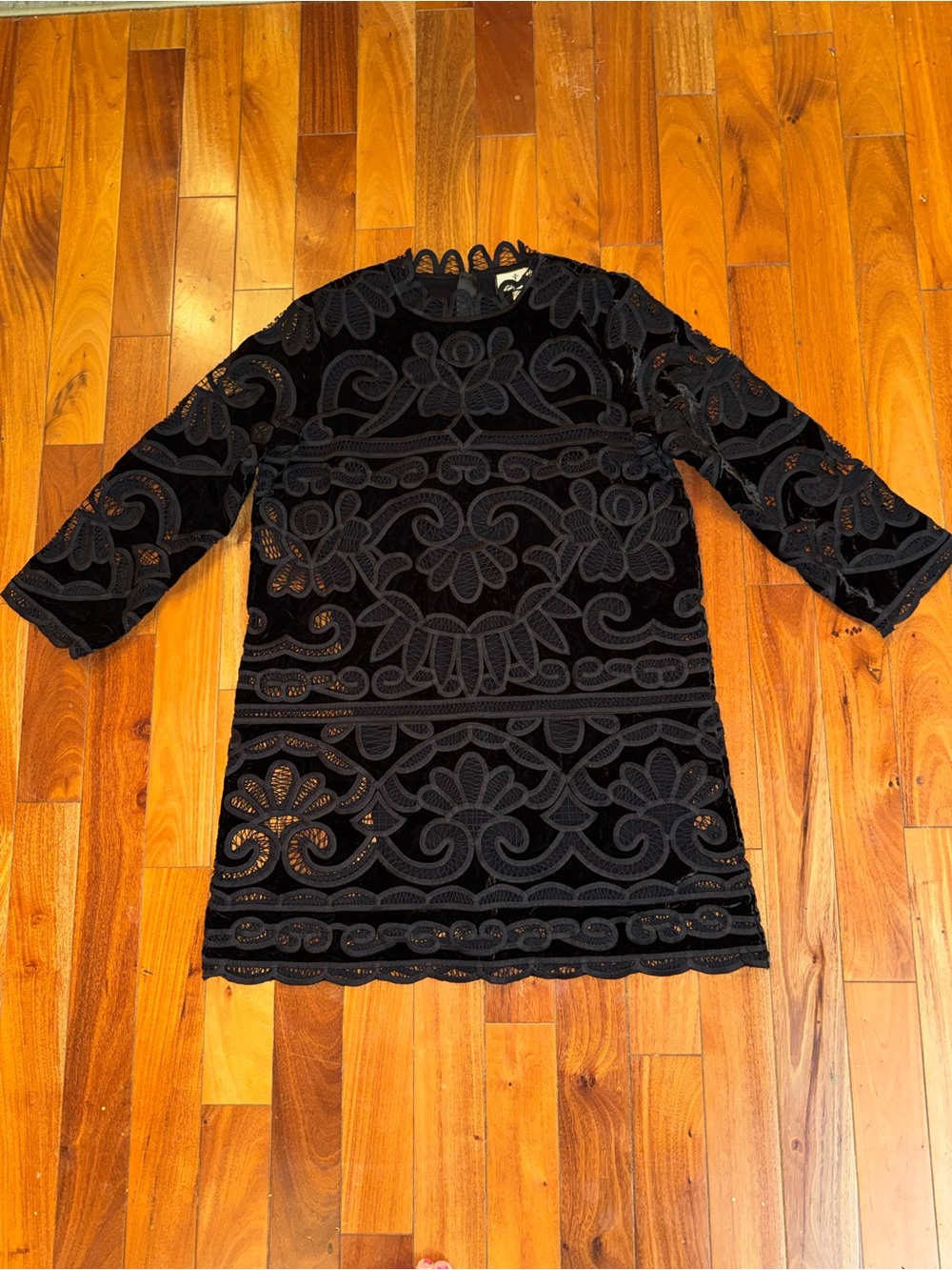 Tuckernuck Black Lace Overlay Shift Dress - Women's 8